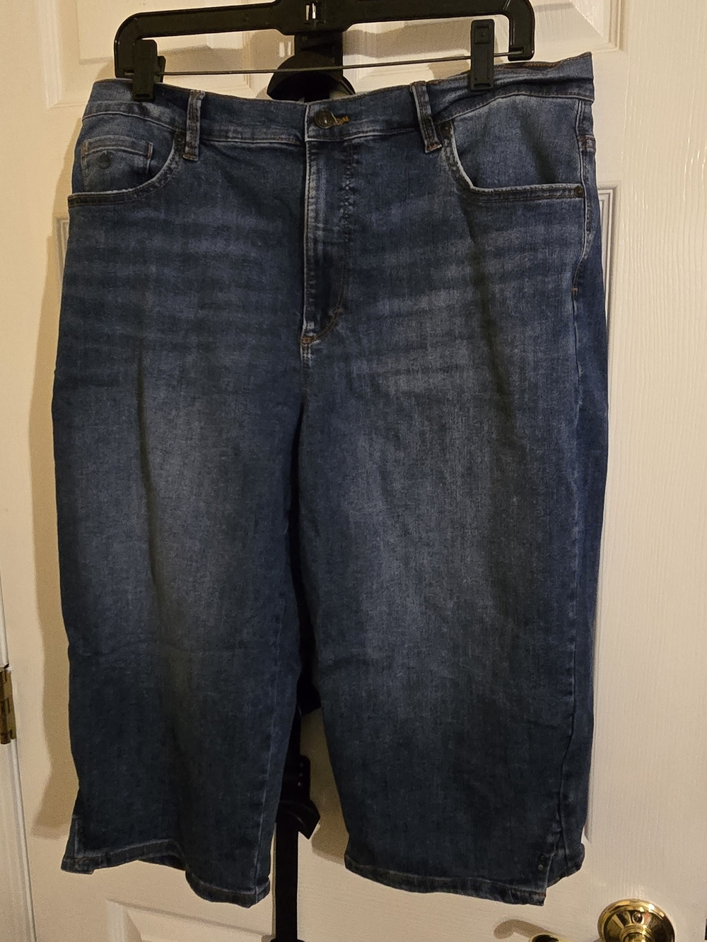 Gloria Vanderbilt Women's Dark Blue Capri Jeans